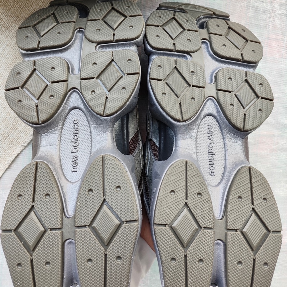 New Balance Men's Gray and Brown/Olive Athletic Sneakers - Picture 6 of 6